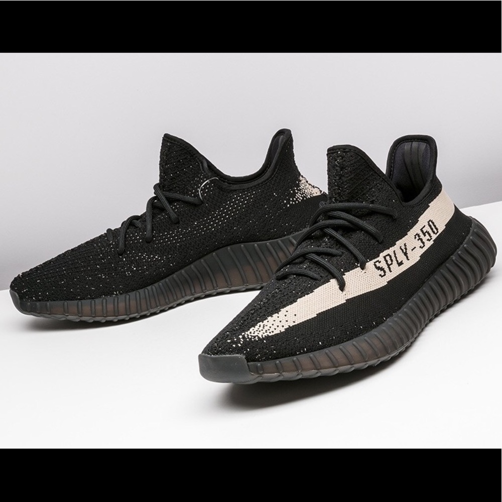 Yeezy V2 Boost, US-9.5, Oreo and also Bred color.
